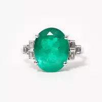Stunning White Gold, 4.73 Carats Emerald & Diamond Ring | Paris 🇫🇷