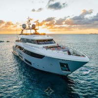 2018 Custom Line 108' 33.00 m | FL 🇺🇸