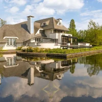 Exquisite Villa On The Lake for Sale | Vinkeveen 🇳🇱