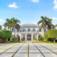 Georgian Style Residence On Coveted Everglades Island | FL 🇺🇸