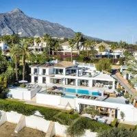 Luxurious Front Line Golf Villa In Los Naranjos, Nueva Andalucia for Sale | Marbella 🇪🇸