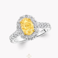 GRAFF ICON OVAL YELLOW AND WHITE DIAMOND ENGAGEMENT RING | Riga 🇱🇻