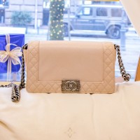 Chanel Boy Bag in Rosé for Sale | Baden 🇩🇪