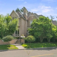 Classic Elegance In Forest Hill for Sale | Toronto 🇨🇦