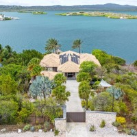 Dream Villa of Luxury and Comfort with Private Beach and Dock for Sale | Santa Barbara 🇨🇼