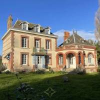 Rare Beachfront Villa With 2 Converted Dependencies Near Marina, Beach, And Restaurants | Cannes 🇫🇷