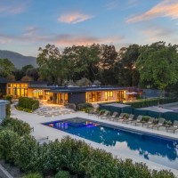 Storied Sonoma Estate Offering Tennis Court, Swimming Pool & Private Spa Pavilion | CA 🇺🇸