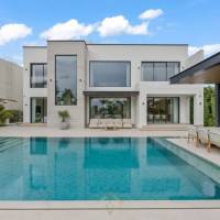5 BedRooms Villa Fully Renovated, Lake View  for Sale | Dubai 🇦🇪