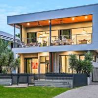 Iconic Beach Front Property With Uninterrupted Ocean Views | Queensland 🇦🇺
