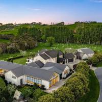 85 Goodland Drive, An Architectural Masterpiece of Refined Resort Living | Auckland 🇳🇿
