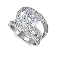 GENEVIEVE - Princess Cut Diamond Ring | Brentwood 🇬🇧