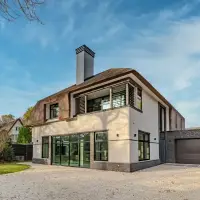 Spacious, Modern Villa In The Heart Of Bergen | 🇳🇱