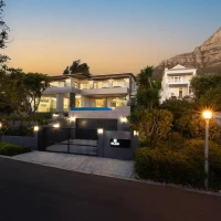 Sophisticated Dual Home Residence The Glen, Camps Bay | Cape Town 🇿🇦