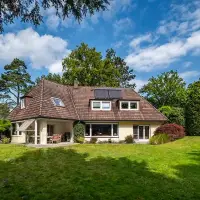 Stately Living – In A Prime Location With Seasonal Views Of The Elbe | Hamburg 🇩🇪