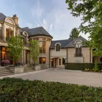 One Of Oakville's Finest Lakefront Estates | Ontario 🇨🇦