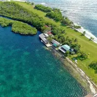 Fort Morgan Cay, Directly On A Coral Reef | La Ceiba, Atlántida Department, 🇭🇳