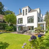 Light, Air And Luxury: Exclusive Design Villa With Lots Of Privacy In Blankenese | Hamburg 🇩🇪