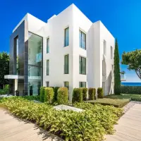 Luxury Beachfront Apartment With Dazzling Sea Views In New Golden Mile |Marbella 🇪🇸