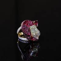 Natural Fancy Yellow Diamond and Ruby Ring | Central 🇭🇰