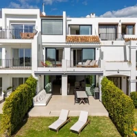 Frontline Golf Luxury In La Quinta – Elegant 4 Bedroom Townhouse With Sea & Mountain Views | Benahavis 🇪🇸