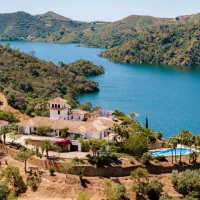 Stunning Lakefront Estate With Panoramic Views Behind Marbella | Marbella 🇪🇸