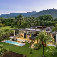 21057 Beachfront Home In Playa Coyote | Nandayure 🇨🇷