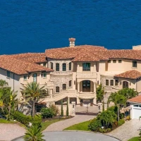 100 Sands Point Dr - Extraordinary Waterfront Estate for Sale  | FL United States