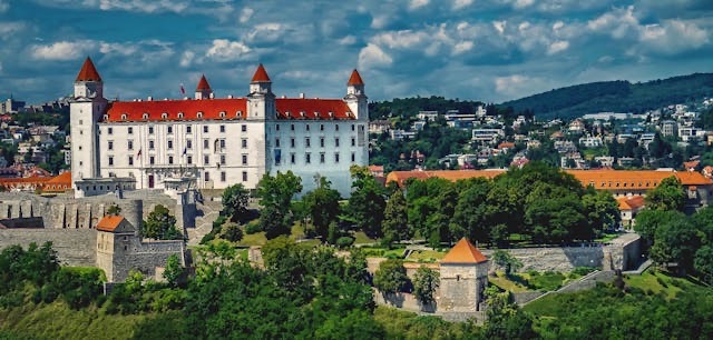 Bratislava (SK)